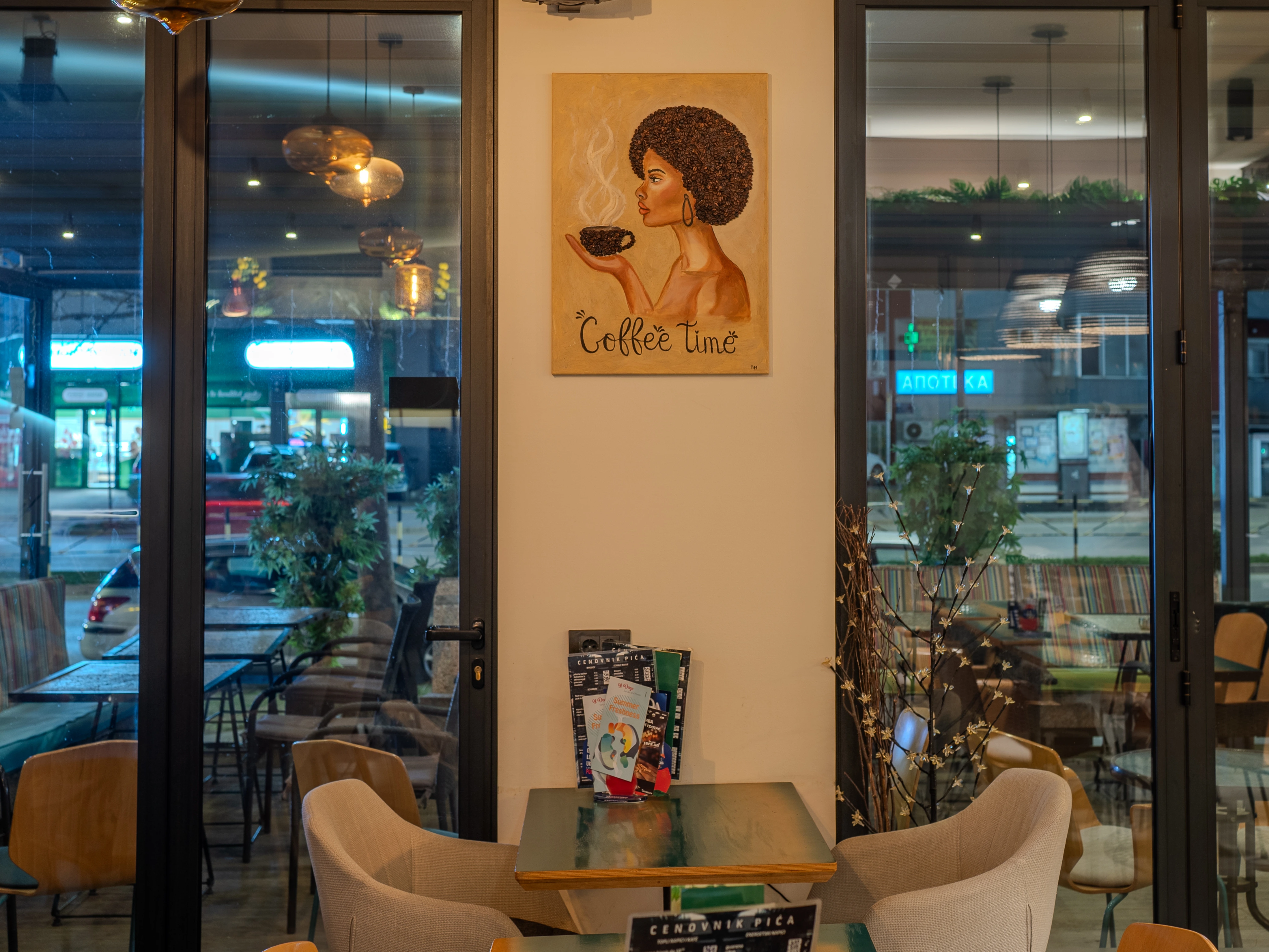 Lokal Cafe enterijer